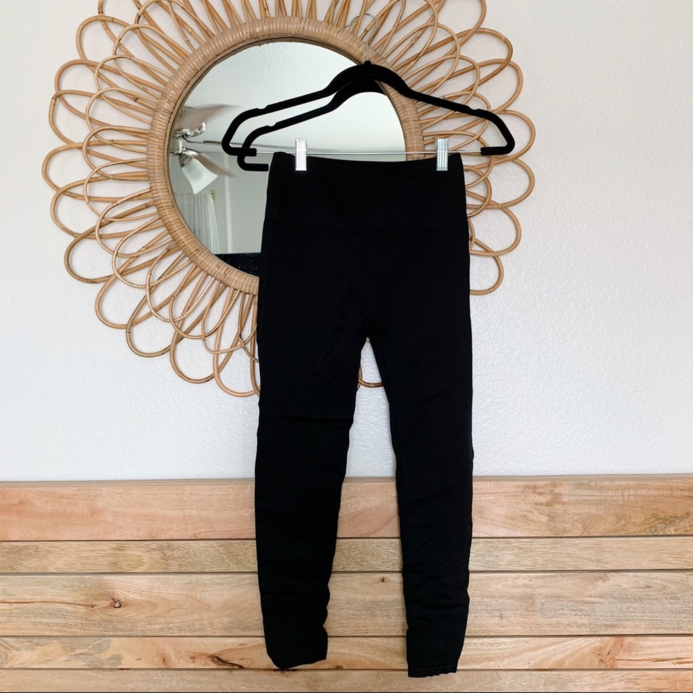 Seamless Fabletics Leggings